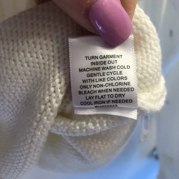 NY&Co White with mirrored sequins XS Sweater - Picture 5 of 7